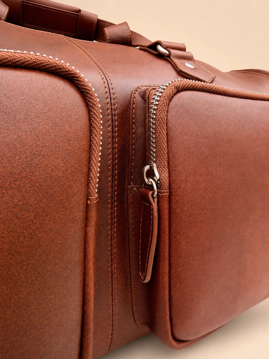 Trailhead Leather Holdall